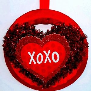 A variety of wreaths shapes & sizes